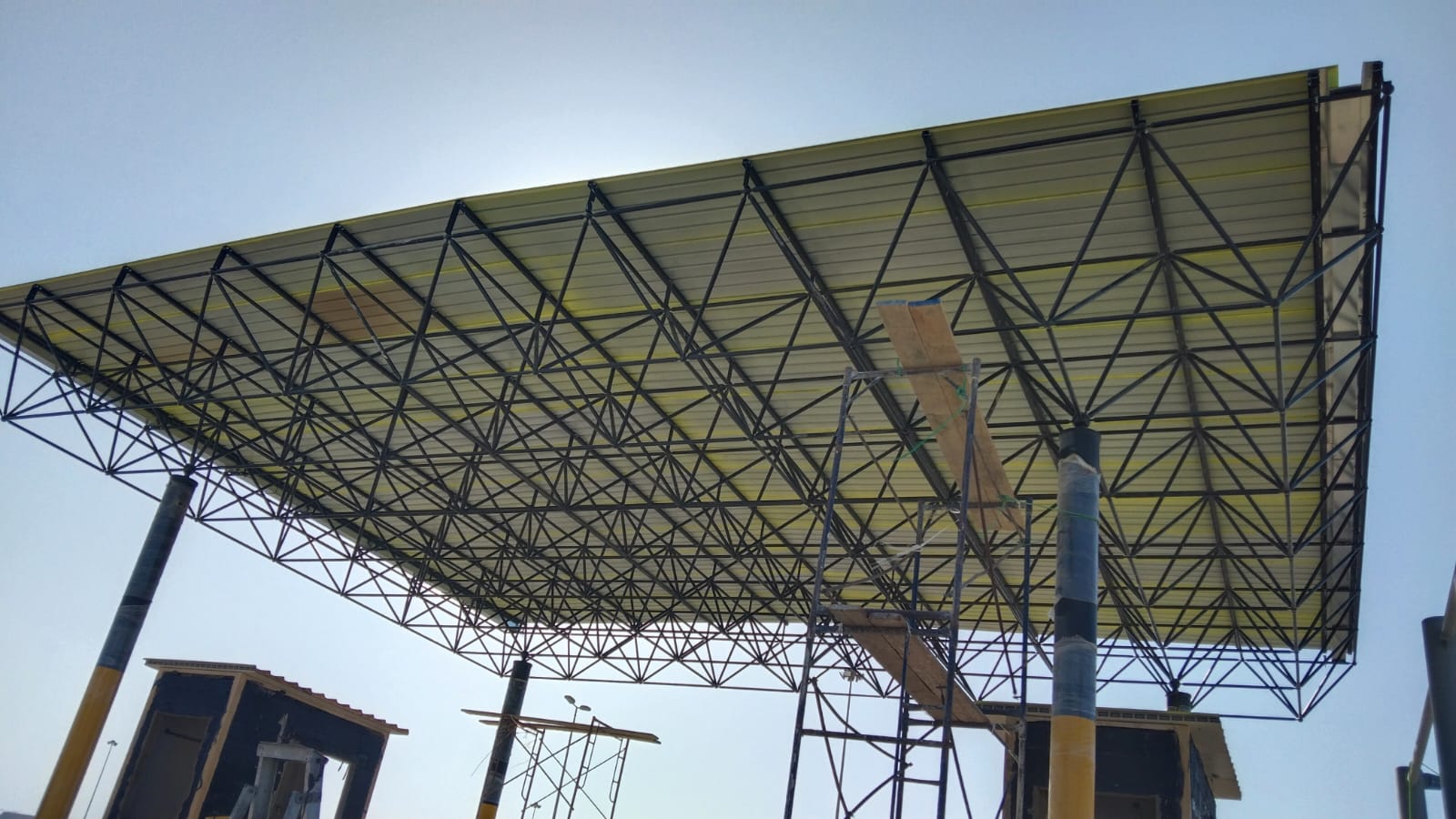 MED LOG SPACE TRUSS